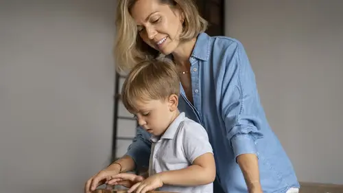 Barnepike eller guvernante: hva er forskjellen og hvem du skal velge for barnet ditt